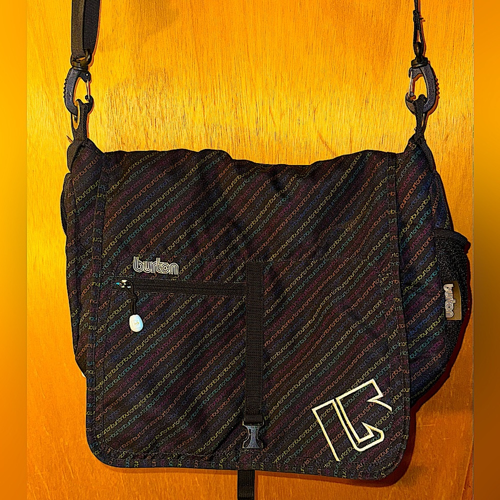 Burton Travel Messenger Laptop All Purpose 17 Inches Shoulder Bag